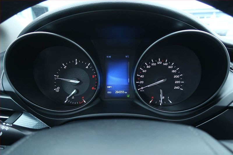 Toyota Avensis (2016) 2.0 D-4D, Serv.kniha, Navi - fotka 9 z 18