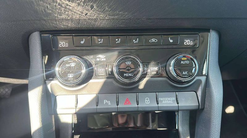 Škoda Karoq Top Selection 1,5 TSI 110kW MT - fotka 15 z 28