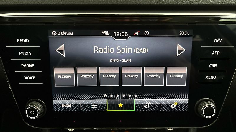 Škoda Superb 2.0 TDI DSG 4x4 Style - fotka 11 z 25