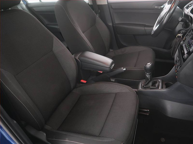 Škoda Rapid (2016) 1.2 TSI, Park. senzory - fotka 9 z 19
