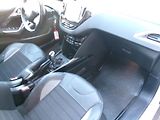 Peugeot 2008 (2015) 1,6 BlueHDI AC TEMP USB - náhled 19