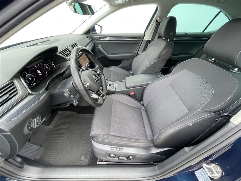 Škoda Superb 1,4 TSI DSG Style ACC+NAVI  iV - fotka 4 z 24