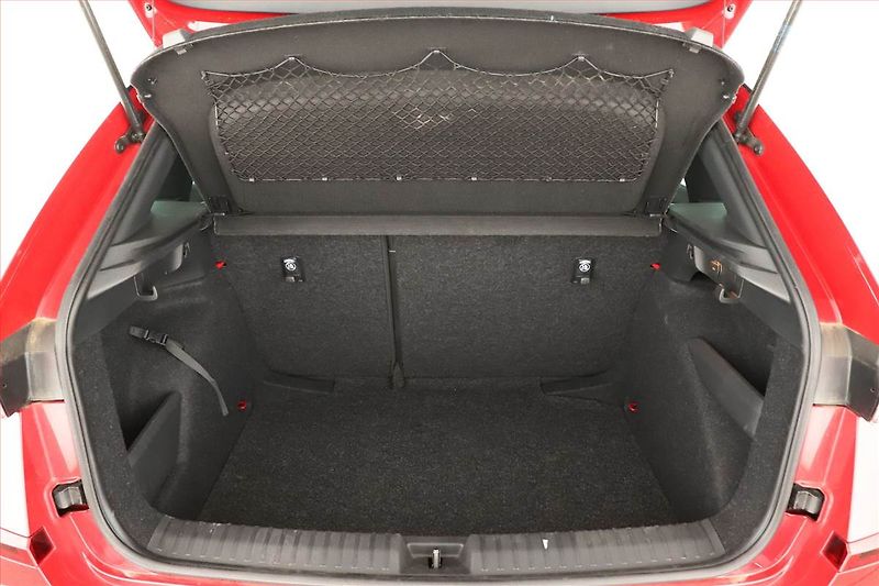 Škoda Kamiq (2025) 1.0 TSI, MONTE CARLO, AUTOMAT - fotka 11 z 21