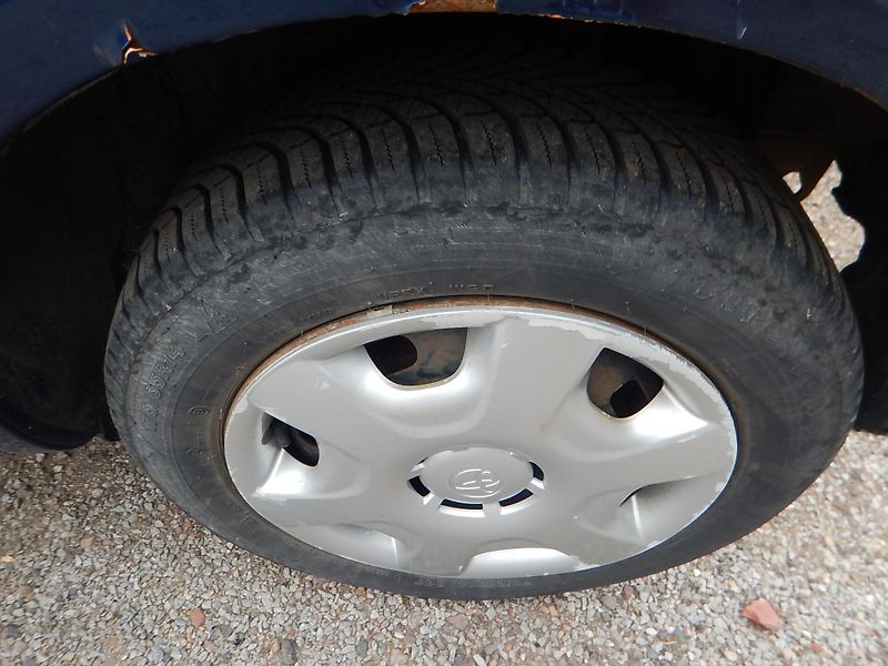 Toyota Yaris 1.0 VVTi, KLIMA - fotka 15 z 20