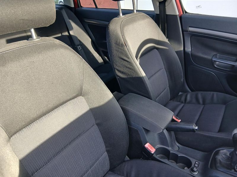 Škoda Octavia 2.0 TDi 4x4 - fotka 16 z 36