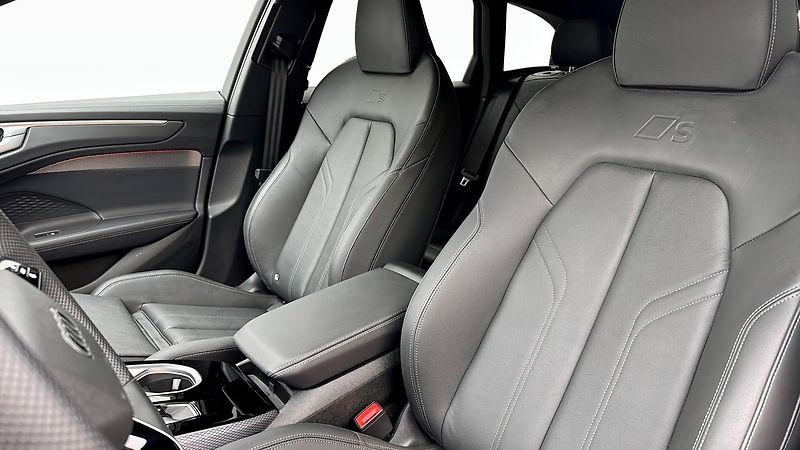 Audi A6 TDI q S-Line Tech+ NezT 360 Ma - fotka 8 z 23