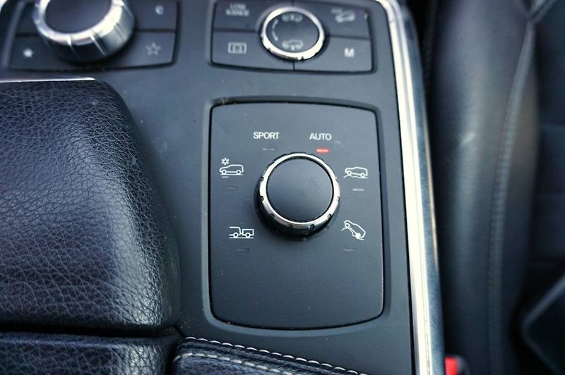 Mercedes-Benz Třídy M (2013) 350 4 MATIC 3,0 CDI 190 kW - fotka 38 z 69