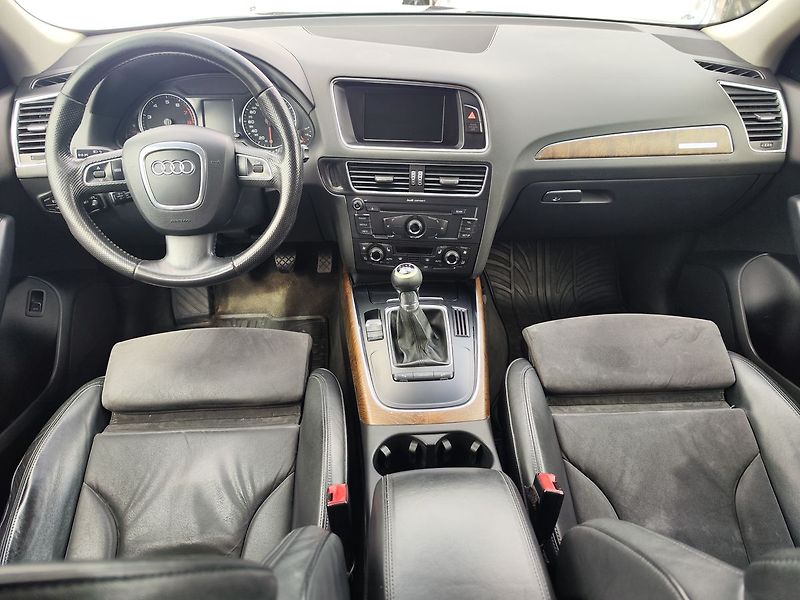 Audi Q5 2.0 TFSi/155kW Quattro ČR - fotka 13 z 30