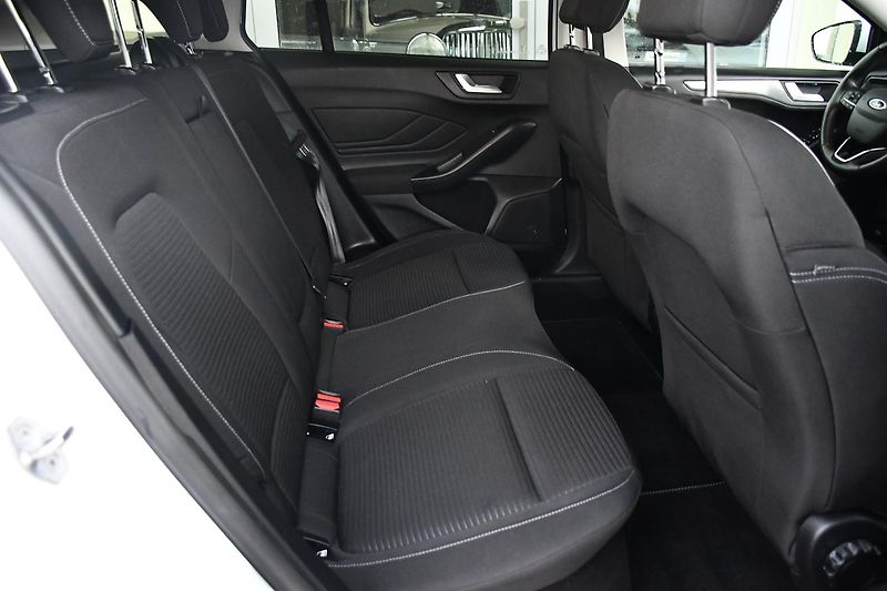 Ford Focus 1.0EcoBoost A/T NAVI 1M ČR - fotka 20 z 38