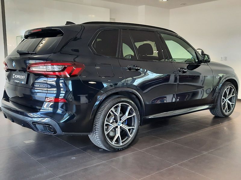 BMW X5 (2021) xDrive45e M Sport - fotka 6 z 12