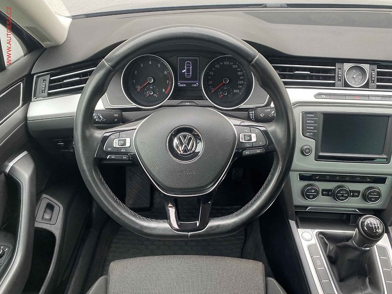 Volkswagen Passat (2015) 1.4TSi, Comfortline - fotka 11 z 17