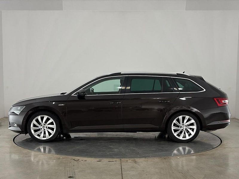 Škoda Superb Laurin & Klement 4x4 DSG - fotka 3 z 32