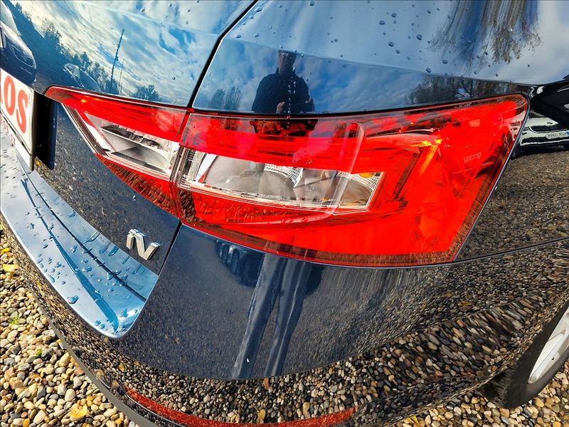 Škoda Superb 1,4 TSI,PHEV,DSG,LED,NAVI,VÝHŘ - fotka 43 z 47