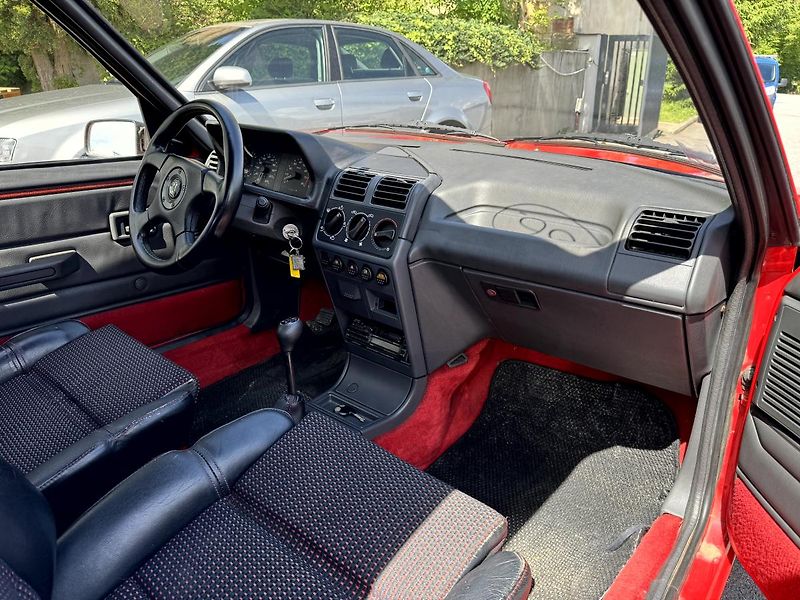 Peugeot 205 GTI 1.9 88 kW - fotka 11 z 16