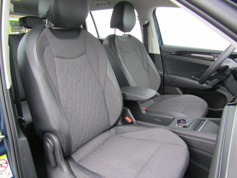 Volkswagen Tayron (2025) 2.0 TDI 142KW DSG 4x4 - 7 míst - fotka 22 z 30