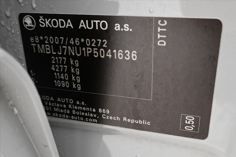 Škoda Karoq 2,0 TDI 110kW DSG 4x4 Sportlin - fotka 12 z 31