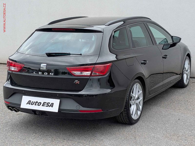 Seat Leon (2015) 2.0 TDi, FR, LED, navi - fotka 6 z 17