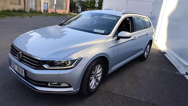 Volkswagen Passat (2019) Webasto-el.tažné-Matrix-Adapt. - fotka 12 z 37
