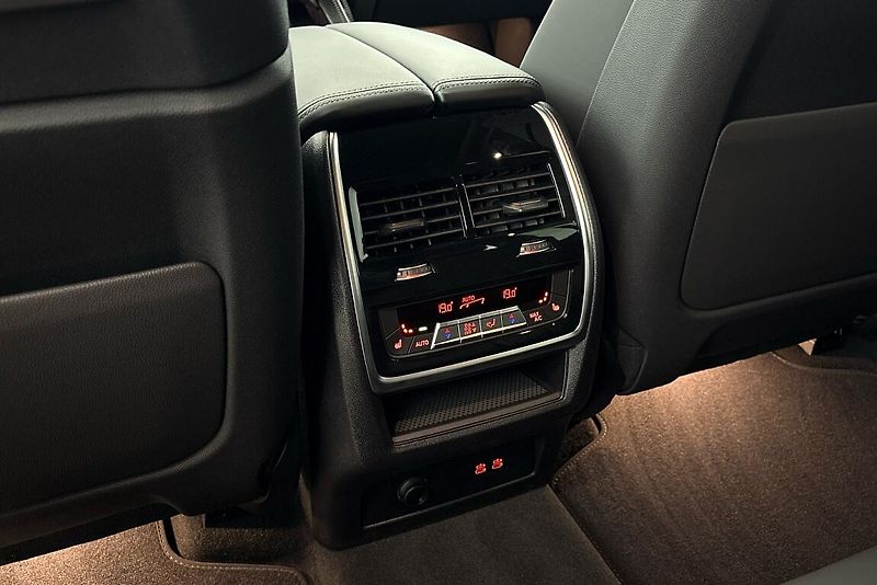 BMW X7 xDrive40d - fotka 28 z 29