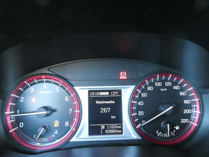 Suzuki Vitara 1,4 BJet 103kW 1.maj,4x4,závěs - fotka 38 z 49