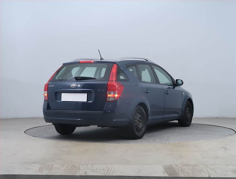 Kia Ceed (2011) 1.6 CVVT, Serv.kniha - fotka 5 z 15