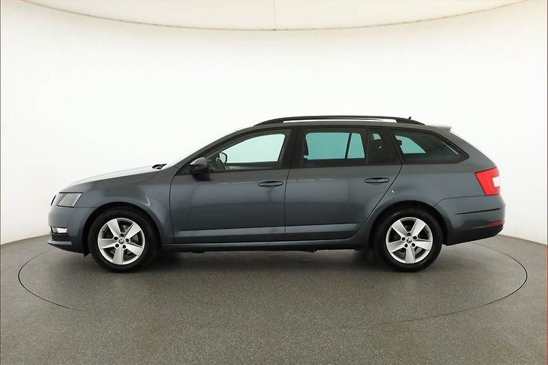 Škoda Octavia (2020) Ambition 1.5 TSI, ČR,1.maj - fotka 3 z 18