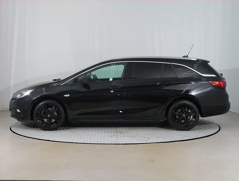 Opel Astra (2019) 1.6 CDTI, Automat, Navi - fotka 3 z 21