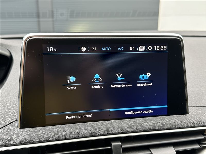 Peugeot 3008 1,5 BlueHDI 130PS  Active - fotka 37 z 55