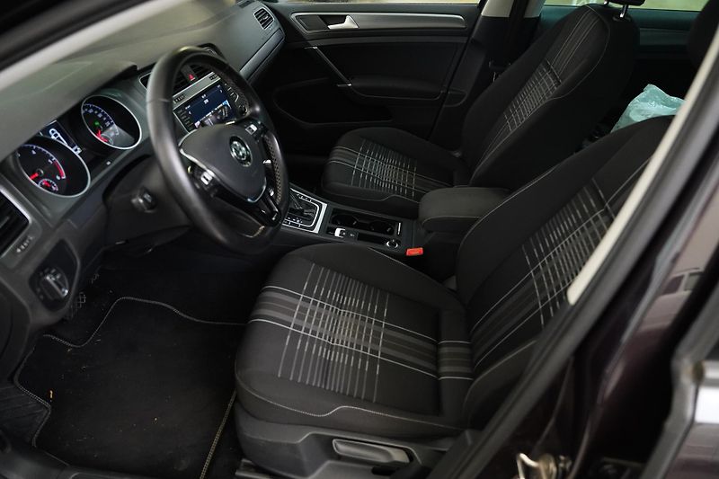 Volkswagen Golf - fotka 6 z 6