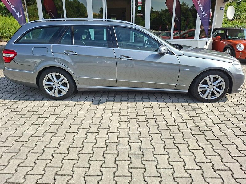 Mercedes-Benz Třídy E (2011) E 250 CDI 150kW 4MATIC - fotka 9 z 41