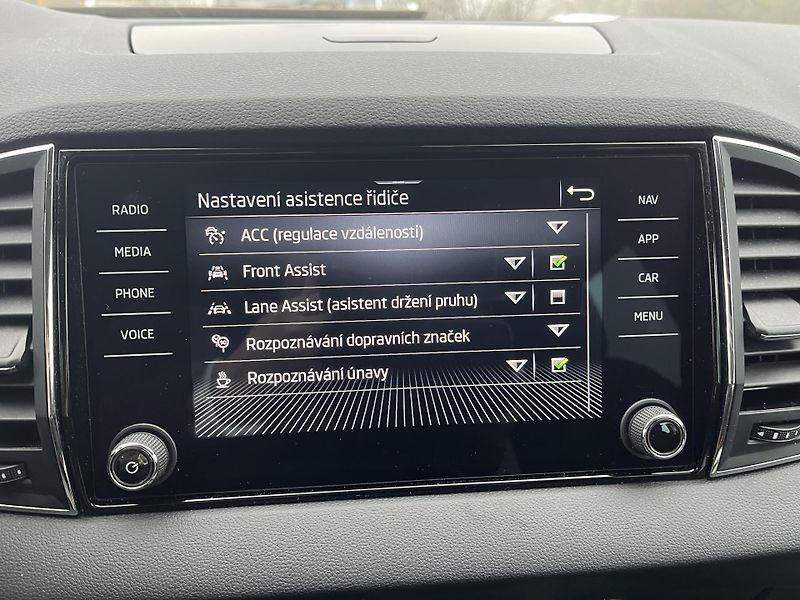 Škoda Karoq 2.0TDI DSG BUSINESS - fotka 19 z 21
