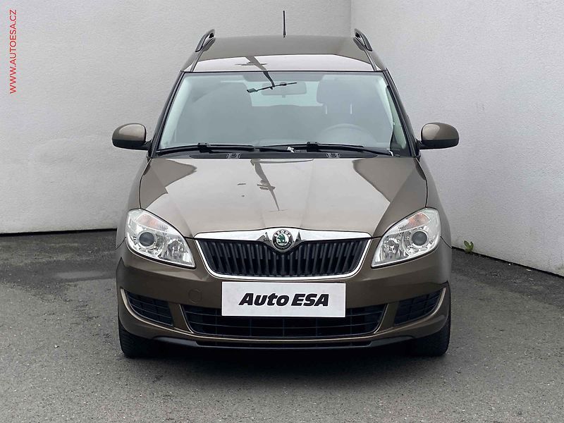 Škoda Roomster (2012) 1.2 TSi, Ambition, výhřev sed - fotka 2 z 15