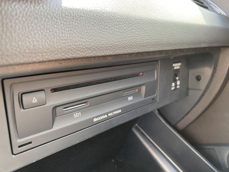 Škoda Octavia 2.0TDi L+K CZ WEBASTO 4x4 - fotka 163 z 165