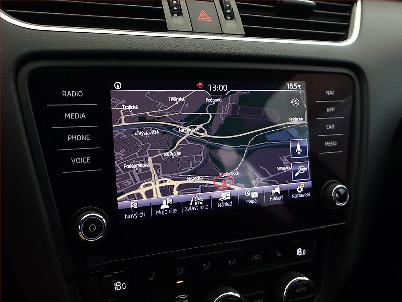 Škoda Octavia (2018) 1.5 TSI, Navi, Tempomat - fotka 11 z 17