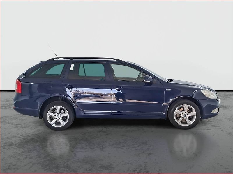 Škoda Octavia (2011) 2.0 TDI, plně pojízdný - fotka 6 z 19