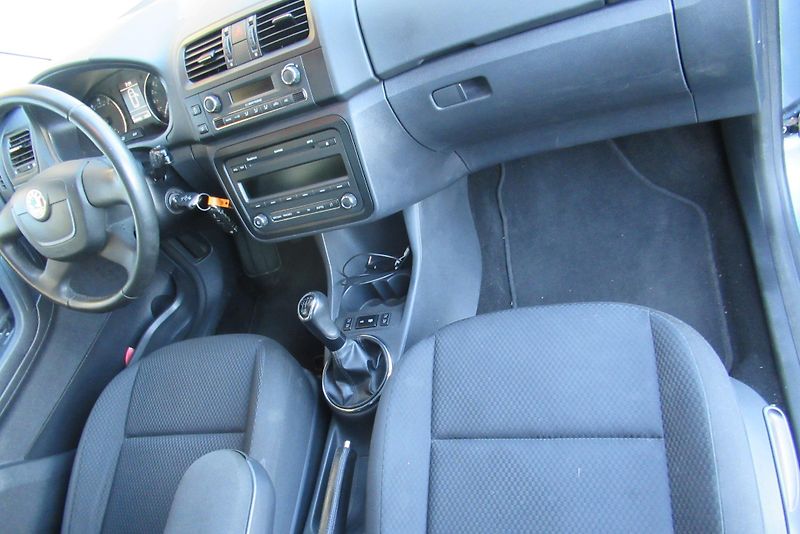 Škoda Fabia 1.2 TSi AUT. KLIMA TEMPOMAT - fotka 17 z 31