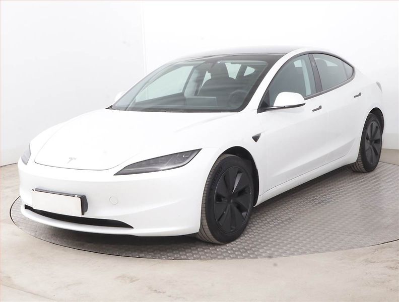 Tesla Model 3 (2023) Standard Range LFP, SoH 94% - fotka 2 z 22