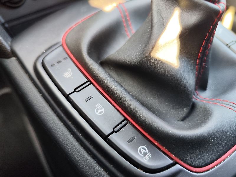Hyundai Kona 1.0 T-GDI/88kW Premium Red - fotka 23 z 33