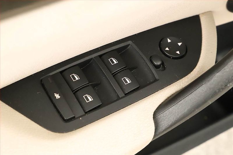 BMW X1 (2010) xDrive23d, Automat - fotka 20 z 21
