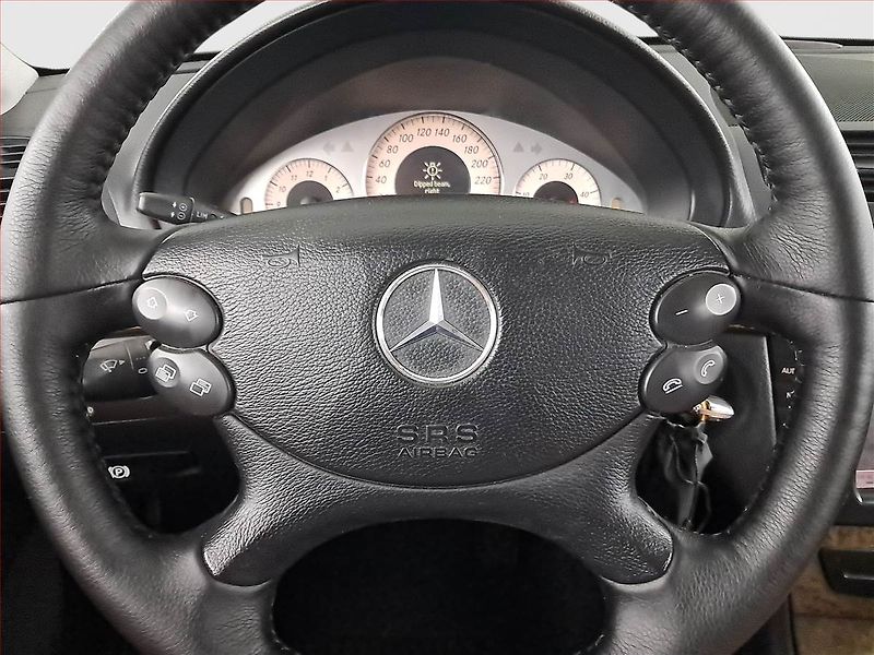 Mercedes-Benz Třídy E (2006) Avantgarde E 320 CDI , Automat - fotka 19 z 19