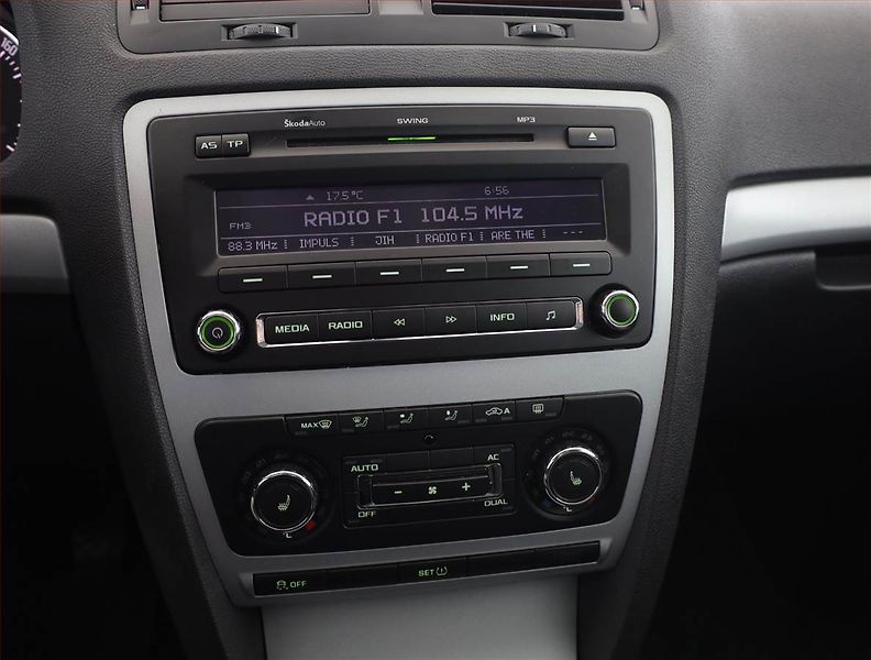 Škoda Octavia (2012) 1.2 TSI, Serv.kniha, Tempomat - fotka 10 z 17