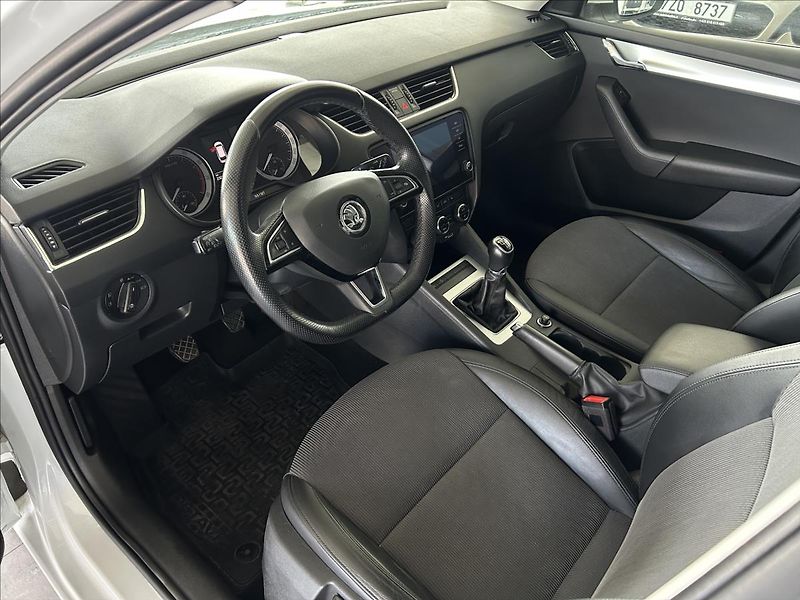 Škoda Octavia 1,0   TSI 85kW,TAŽNÉ,NAVIGACE - fotka 7 z 27
