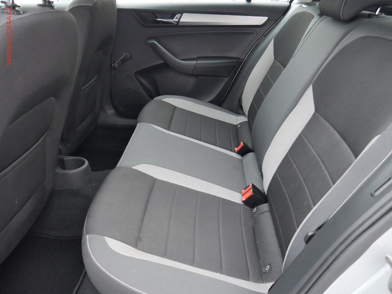 Škoda Rapid (2017) 1.0 TSi, ČR, Ambition, AC - fotka 10 z 23
