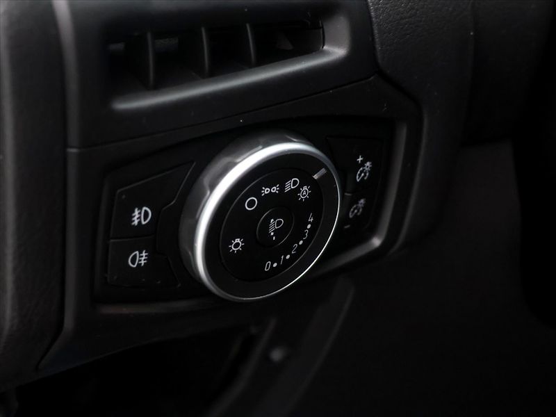 Ford Focus 2,0 TDCi ST 136kW Turnier - fotka 15 z 36