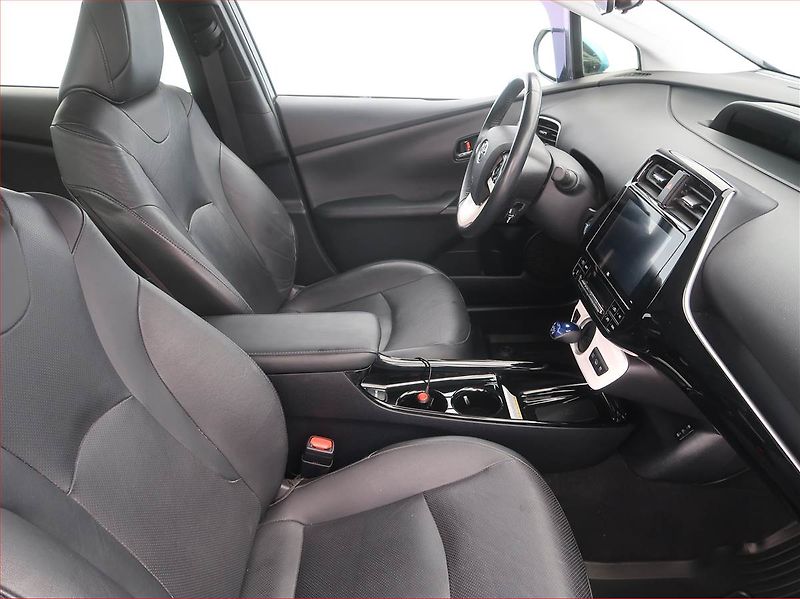 Toyota Prius (2017) 1.8 PHV - fotka 7 z 19