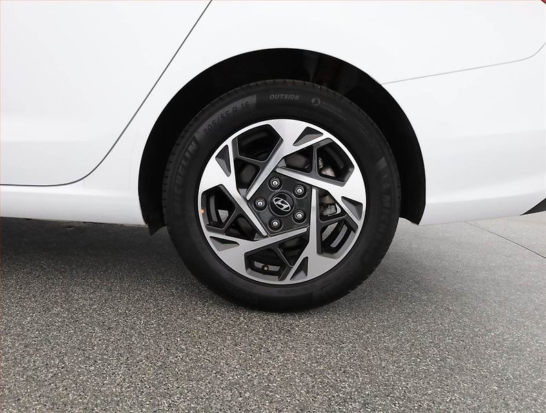 Hyundai i30 (2024) Smart 1.0 T-GDI, ČR,1.maj - fotka 20 z 20