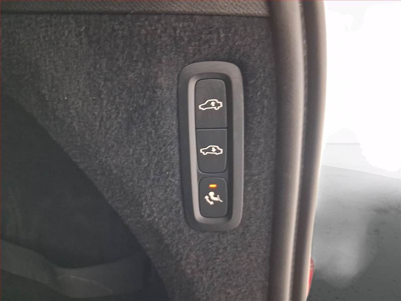 Volvo XC90 (2020) D5 AWD - fotka 26 z 27