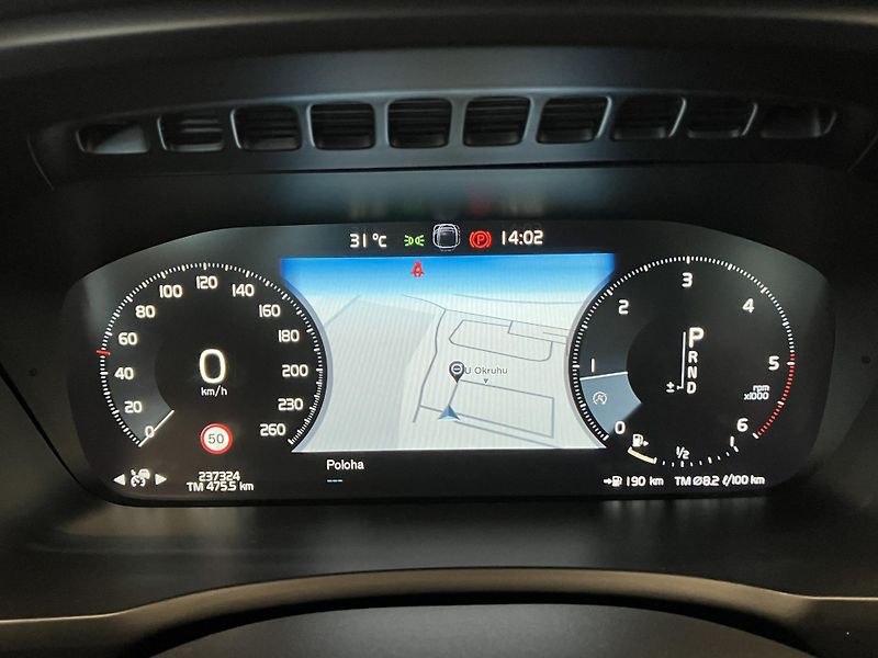 Volvo XC90 D5 AWD Momentum AT8, ČR - fotka 27 z 50