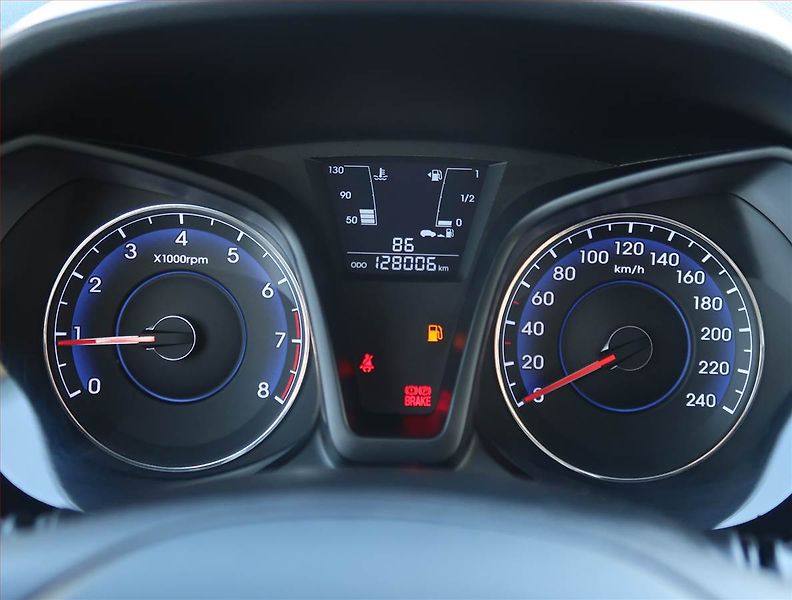 Hyundai ix20 (2013) 1.4 CVVT, Serv.kniha - fotka 11 z 15