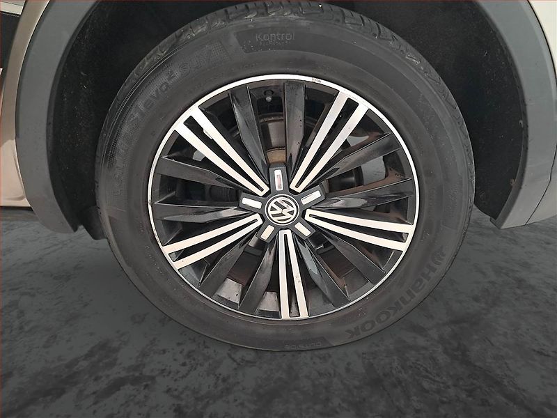 Volkswagen Tiguan (2016) 2.0 TDI, 4X4, Automat - fotka 15 z 17